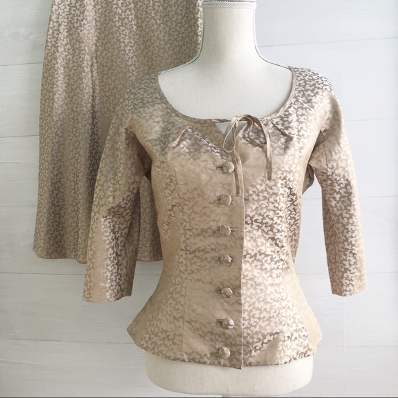 {J. Peterman} Beige-gold silk skirt suit, sz 4